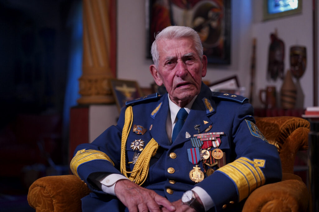 Generalul-Maior (rtr.) Radu Theodoru: Pe voi cade rușinea istoriei, dacă pierdeți țara!