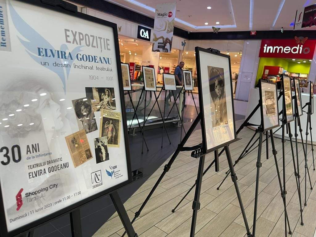Expoziție dedicată actriței Elvira Godeanu, acum la Shopping City Târgu Jiu [Galerie&nbsp;foto]